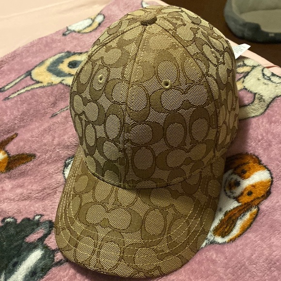 Coach Baseball Cap - Picture 1 of 2